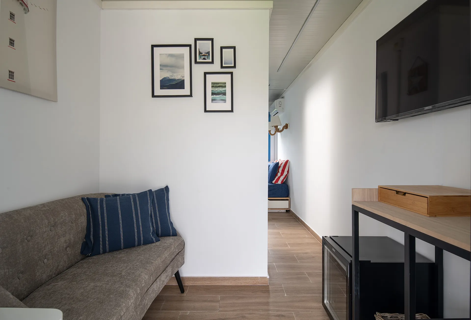 Nautical Toroni Rooms-Standard studio